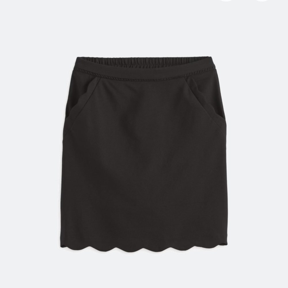 Skies are blue – Bernice Black Scalloped Hem Skirt